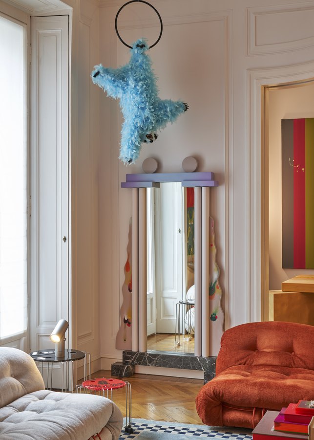 Una scultura tra luce e architettura